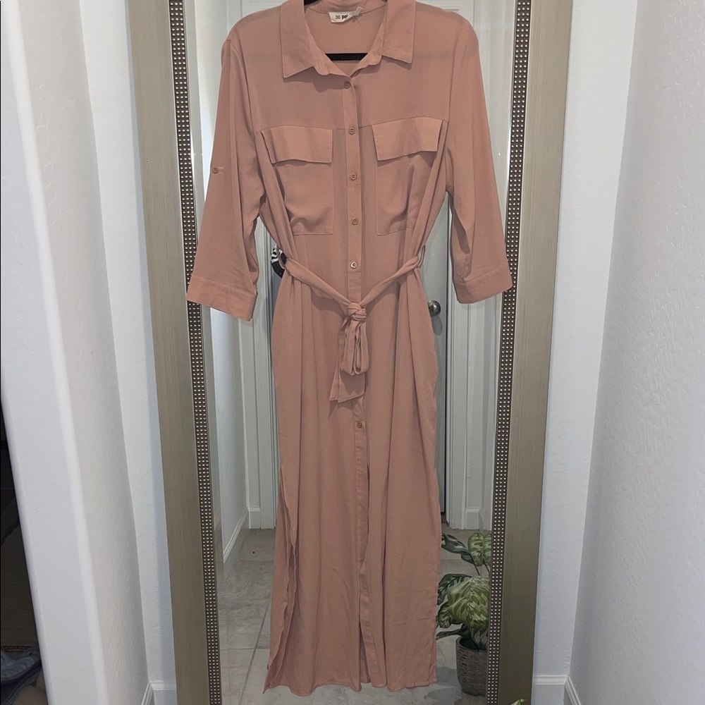 Elegant Tan Button-Down Maxi Dress Size Medium